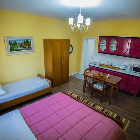 Couette-café Visi Korce