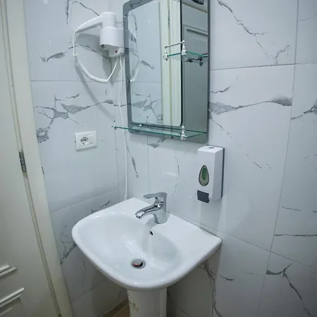 Visi * Korce