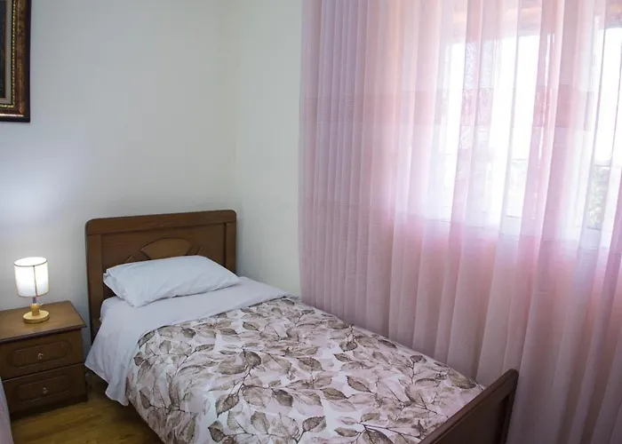 Visi לינה וארוחת בוקר *